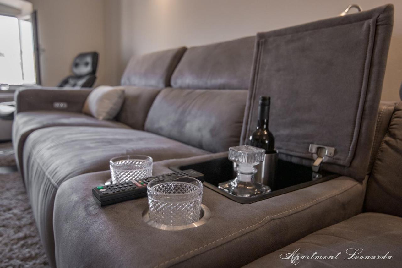 Penthouse Leonarda With Private Parking Apartment Пула Екстериор снимка