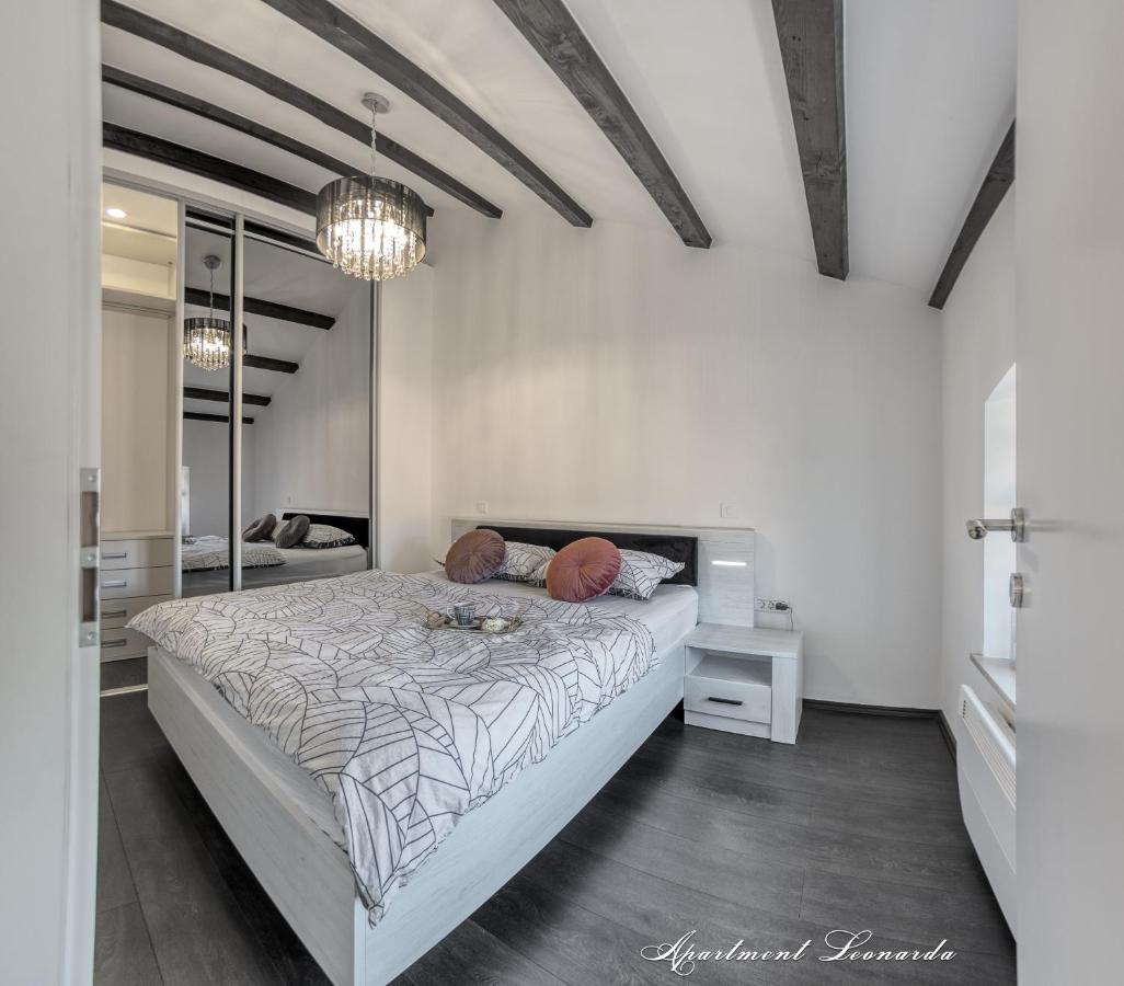 Penthouse Leonarda With Private Parking Apartment Пула Екстериор снимка